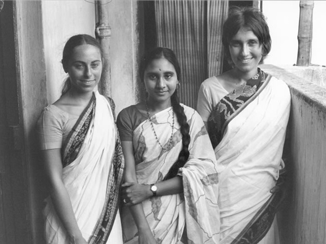 Sharon Salzberg (R) in India, 1972 with Jacqueline Mandell (L) and Dipa Barua, daughter of Dipa Ma.
