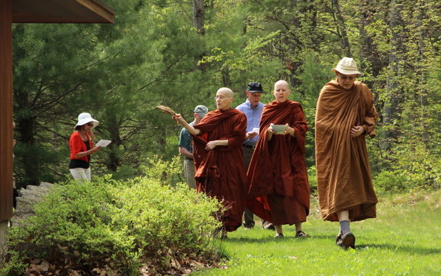 At the Forest Refuge’s 10th anniversary ceremony, monastics led teachers, staff, retreatants and volunteers in a circumambulation and blessing of the meditation hall.