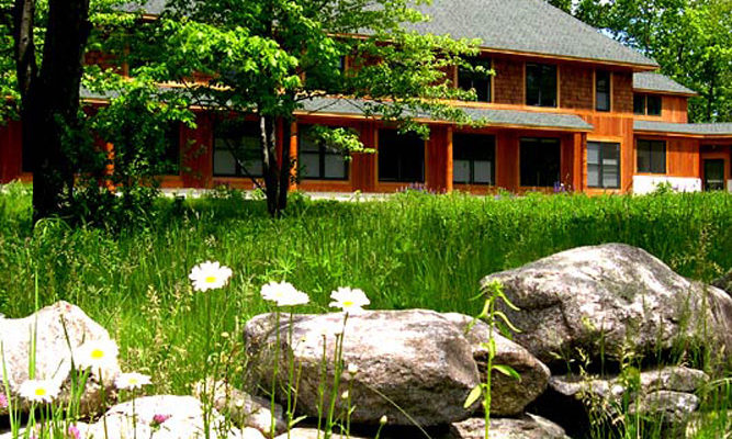 The Forest Refuge offers experienced meditators the chance to explore a less structured form of retreat.